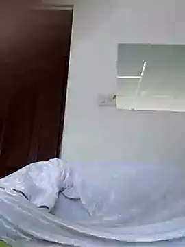 GilberMxx online show from December 16, 2025, 4:44 pm