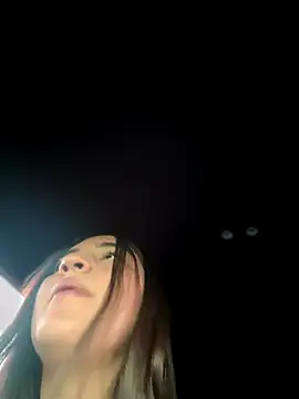 Snapshot of AhriCutte chatting on November 4, 2025, 5:06 pm AhriCutte online show from November 4, 2025, 5:06 pm