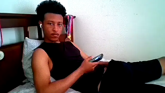 Snapshot of Montygotabd chatting on June 10, 2026, 12:39 pm Montygotabd online show from June 10, 2026, 12:39 pm