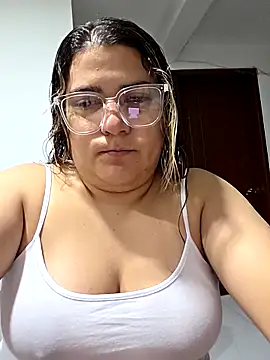 Snapshot of shantal_smith9 chatting on April 5, 2026, 1:34 am shantal smith9 online show from April 5, 2026, 1:34 am