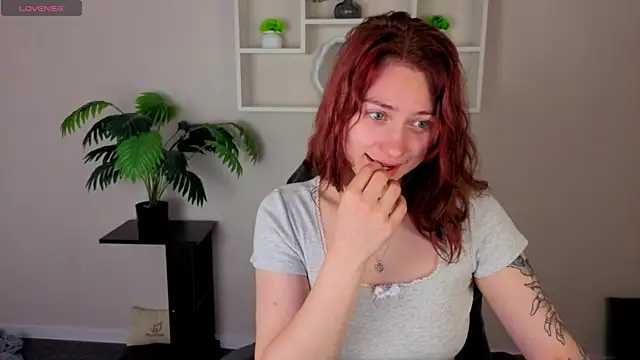 Snapshot of Miss_you_kiss chatting on May 11, 2026, 2:57 am Miss you kiss online show from May 11, 2026, 2:57 am