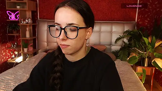 Snapshot of AuroraAksnesss chatting on February 15, 2025, 5:17 pm AuroraAksnesss online show from February 15, 2025, 5:17 pm