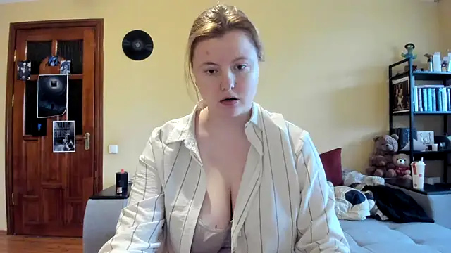 LillyDepp online show from April 8, 2026, 12:39 pm