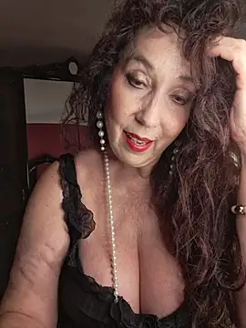 GypsyEsmeralda online show from July 7, 2026, 7:09 am