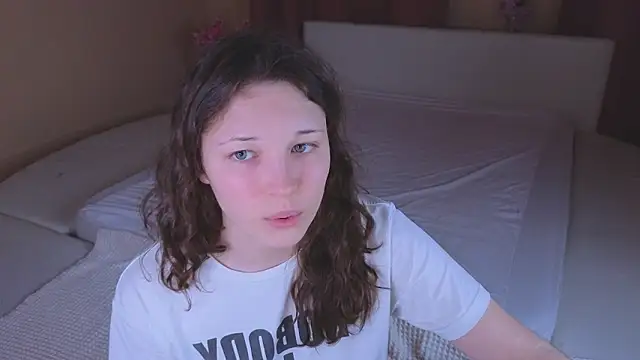 Snapshot of cherry_lea chatting on February 28, 2026, 7:02 pm cherry lea online show from February 28, 2026, 7:02 pm