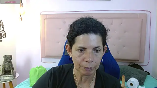 Snapshot of sila_bolum chatting on June 6, 2026, 6:35 pm sila bolum online show from June 6, 2026, 6:35 pm