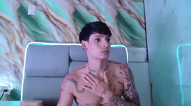 Snapshot of Apolo_Hidalgo01 chatting on March 8, 2025, 5:22 pm Apolo Hidalgo01 online show from March 8, 2025, 5:22 pm