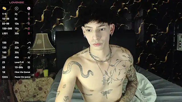 Snapshot of Apolo_Hidalgo01 chatting on November 21, 2025, 9:47 pm Apolo Hidalgo01 online show from November 21, 2025, 9:47 pm