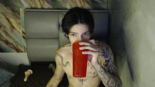 Snapshot of Apolo_Hidalgo01 chatting on October 12, 2025, 10:11 pm Apolo Hidalgo01 online show from October 12, 2025, 10:11 pm