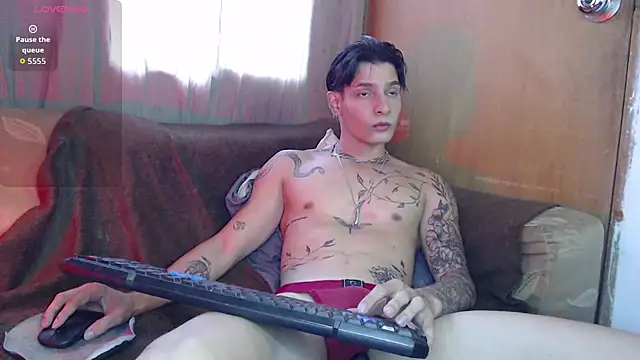 Apolo Hidalgo01 online show from February 2, 2026, 7:46 pm