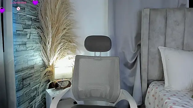 AmberGray  online show from June 6, 2026, 1:44 am