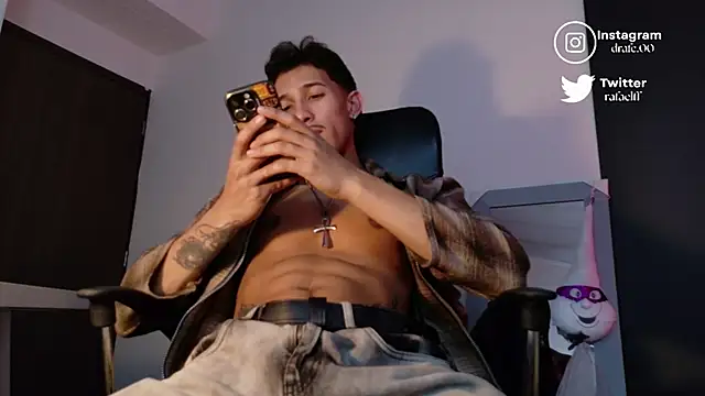 Snapshot of rafael_stone chatting on October 28, 2025, 3:07 am rafael stone online show from October 28, 2025, 3:07 am