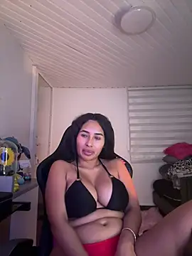 Snapshot of Anily_Lovely chatting on July 13, 2026, 12:21 am Anily Lovely online show from July 13, 2026, 12:21 am