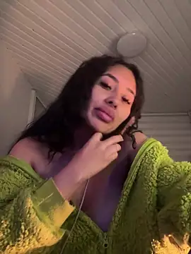 Snapshot of Anily_Lovely chatting on June 10, 2026, 2:13 am Anily Lovely online show from June 10, 2026, 2:13 am