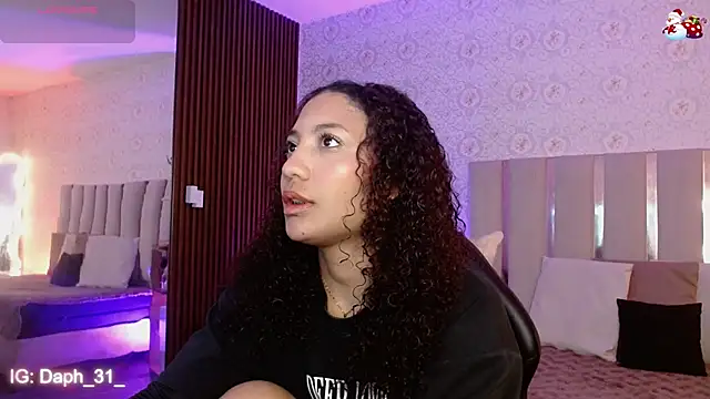 Snapshot of Daphnne_tay chatting on November 18, 2025, 3:32 am Daphnne tay online show from November 18, 2025, 3:32 am