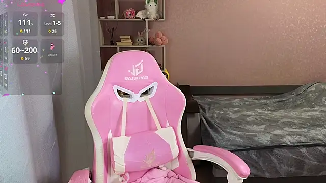 CassieJuice69 online show from May 4, 2026, 6:22 pm