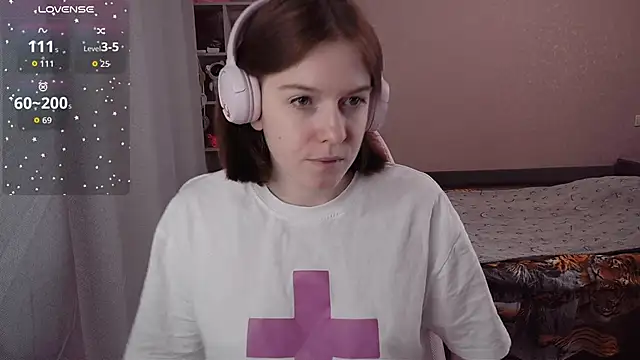 CassieJuice69 online show from November 19, 2025, 5:24 pm