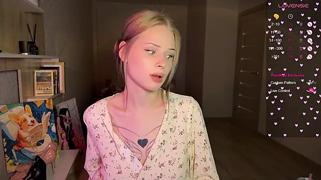 Snapshot of lisa_barbie chatting on October 22, 2025, 8:08 pm lisa barbie online show from October 22, 2025, 8:08 pm