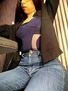 Snapshot of MirandaSingle chatting on February 27, 2026, 12:05 pm MirandaSingle online show from February 27, 2026, 12:05 pm