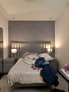 Snapshot of JaneLondon chatting on March 19, 2026, 12:16 pm JaneLondon online show from March 19, 2026, 12:16 pm