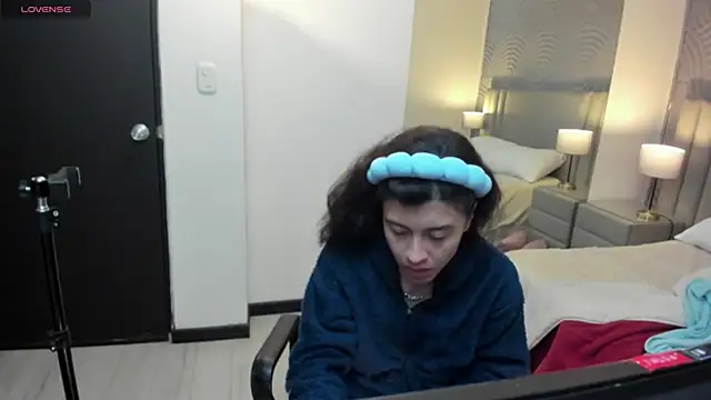 Snapshot of JaneLondon chatting on March 18, 2026, 11:46 am JaneLondon online show from March 18, 2026, 11:46 am