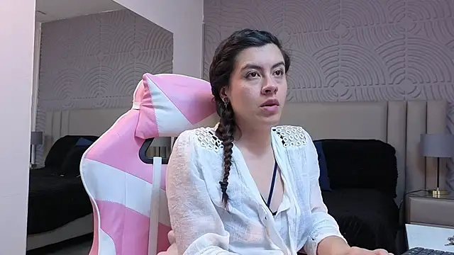Snapshot of JaneLondon chatting on May 28, 2026, 7:31 pm JaneLondon online show from May 28, 2026, 7:31 pm