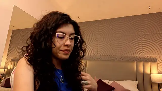 Snapshot of JaneLondon chatting on April 22, 2026, 10:05 pm JaneLondon online show from April 22, 2026, 10:05 pm