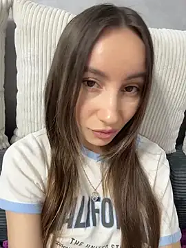 Snapshot of viviandaimond1 chatting on December 16, 2025, 9:19 pm viviandaimond1 online show from December 16, 2025, 9:19 pm