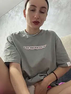 viviandaimond1 online show from November 3, 2025, 5:49 pm