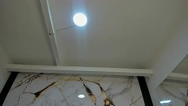 Snapshot of KarinaSimonz chatting on October 15, 2025, 7:11 pm KarinaSimonz online show from October 15, 2025, 7:11 pm