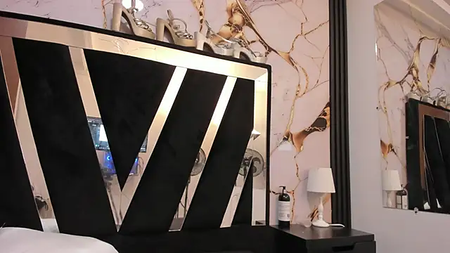 KarinaSimonz online show from February 12, 2026, 1:16 am