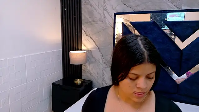 Snapshot of KarinaSimonz chatting on June 12, 2026, 8:06 pm KarinaSimonz online show from June 12, 2026, 8:06 pm