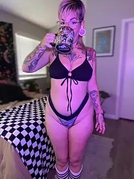 Snapshot of GoldieBakeman chatting on October 21, 2025, 4:39 pm GoldieBakeman online show from October 21, 2025, 4:39 pm