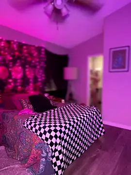 Snapshot of GoldieBakeman chatting on November 14, 2025, 5:27 pm GoldieBakeman online show from November 14, 2025, 5:27 pm