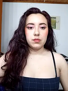 Snapshot of Emi_chik chatting on January 16, 2025, 11:48 am Emi chik online show from January 16, 2025, 11:48 am