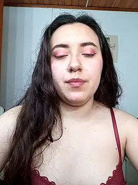 Snapshot of Emi_chik chatting on November 1, 2025, 11:48 am Emi chik online show from November 1, 2025, 11:48 am