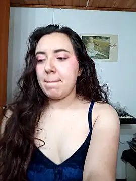 Snapshot of Emi_chik chatting on September 19, 2025, 10:41 am Emi chik online show from September 19, 2025, 10:41 am