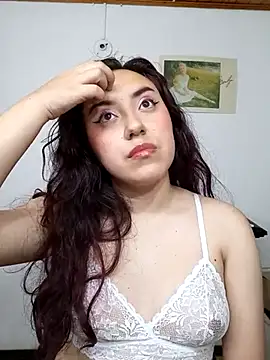 Snapshot of Emi_chik chatting on March 2, 2025, 4:28 am Emi chik online show from March 2, 2025, 4:28 am