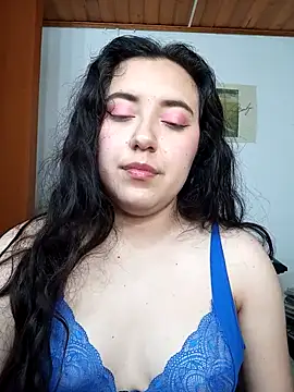 Snapshot of Emi_chik chatting on November 27, 2025, 9:54 am Emi chik online show from November 27, 2025, 9:54 am