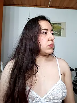 Snapshot of Emi_chik chatting on November 2, 2025, 11:26 am Emi chik online show from November 2, 2025, 11:26 am