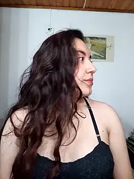 Snapshot of Emi_chik chatting on September 25, 2025, 11:05 am Emi chik online show from September 25, 2025, 11:05 am