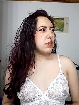 Snapshot of Emi_chik chatting on January 19, 2025, 11:01 am Emi chik online show from January 19, 2025, 11:01 am