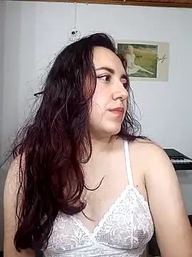 Snapshot of Emi_chik chatting on January 19, 2025, 2:25 am Emi chik online show from January 19, 2025, 2:25 am