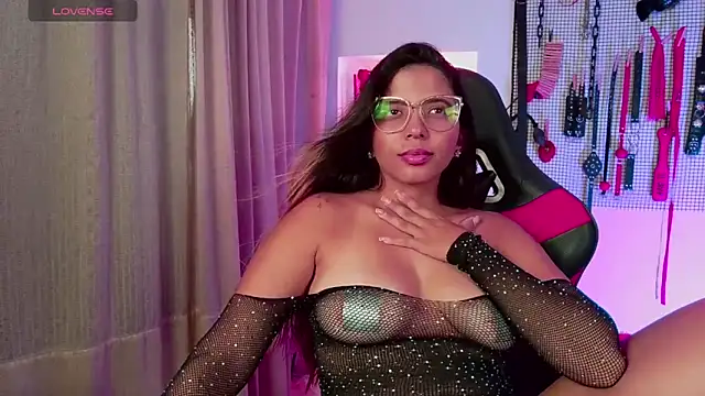 Megaan Greey online show from October 8, 2025, 4:08 pm