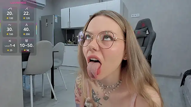 Snapshot of Marta_May_ chatting on March 15, 2026, 11:06 am Marta May online show from March 15, 2026, 11:06 am