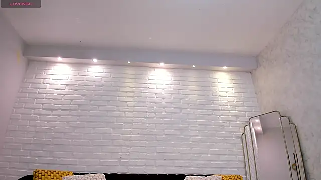 KatieNolan 1 online show from November 24, 2025, 7:47 pm