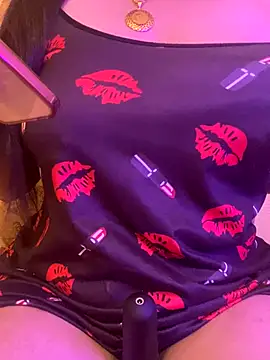 Snapshot of Cameelia chatting on November 26, 2025, 2:17 pm Cameelia online show from November 26, 2025, 2:17 pm