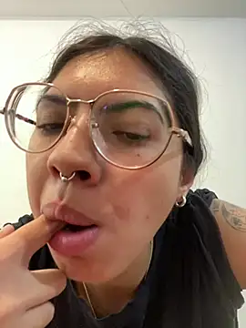 Snapshot of Argentiiniita chatting on December 17, 2024, 2:11 pm Argentiiniita online show from December 17, 2024, 2:11 pm