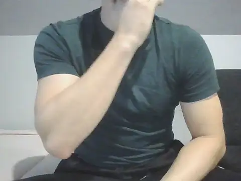 Snapshot of LoveEveryWet chatting on November 7, 2025, 11:15 am LoveEveryWet online show from November 7, 2025, 11:15 am