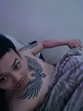 Snapshot of gamingcouple420 chatting on November 1, 2025, 7:02 am gamingcouple420 online show from November 1, 2025, 7:02 am